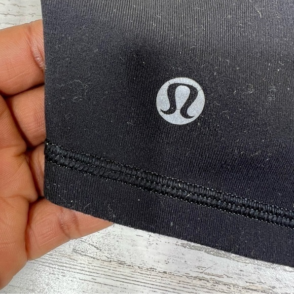 Lululemon Size 6 Womens Reversible Retro Boogie Biker Athleisure Shorts - Picture 8 of 15